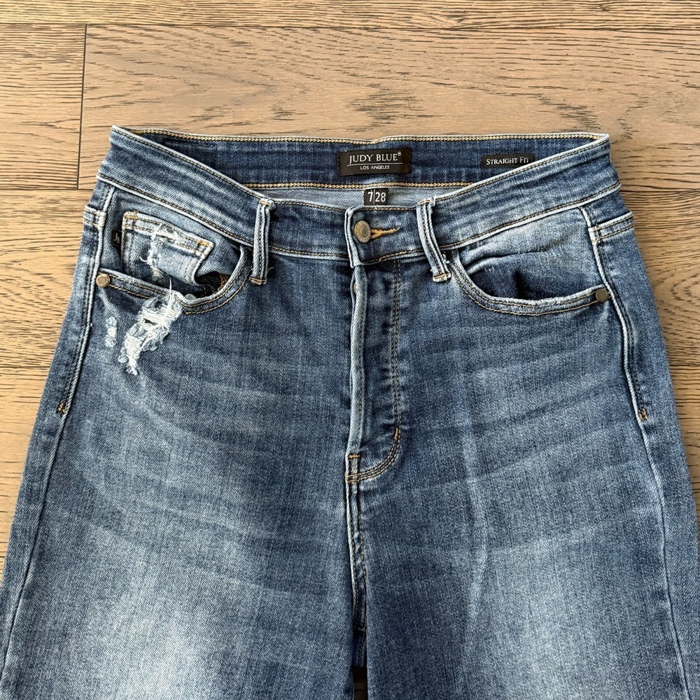 Judy Blue Distressed Frayed Hem Straight Leg Jeans - Picture 3 of 11